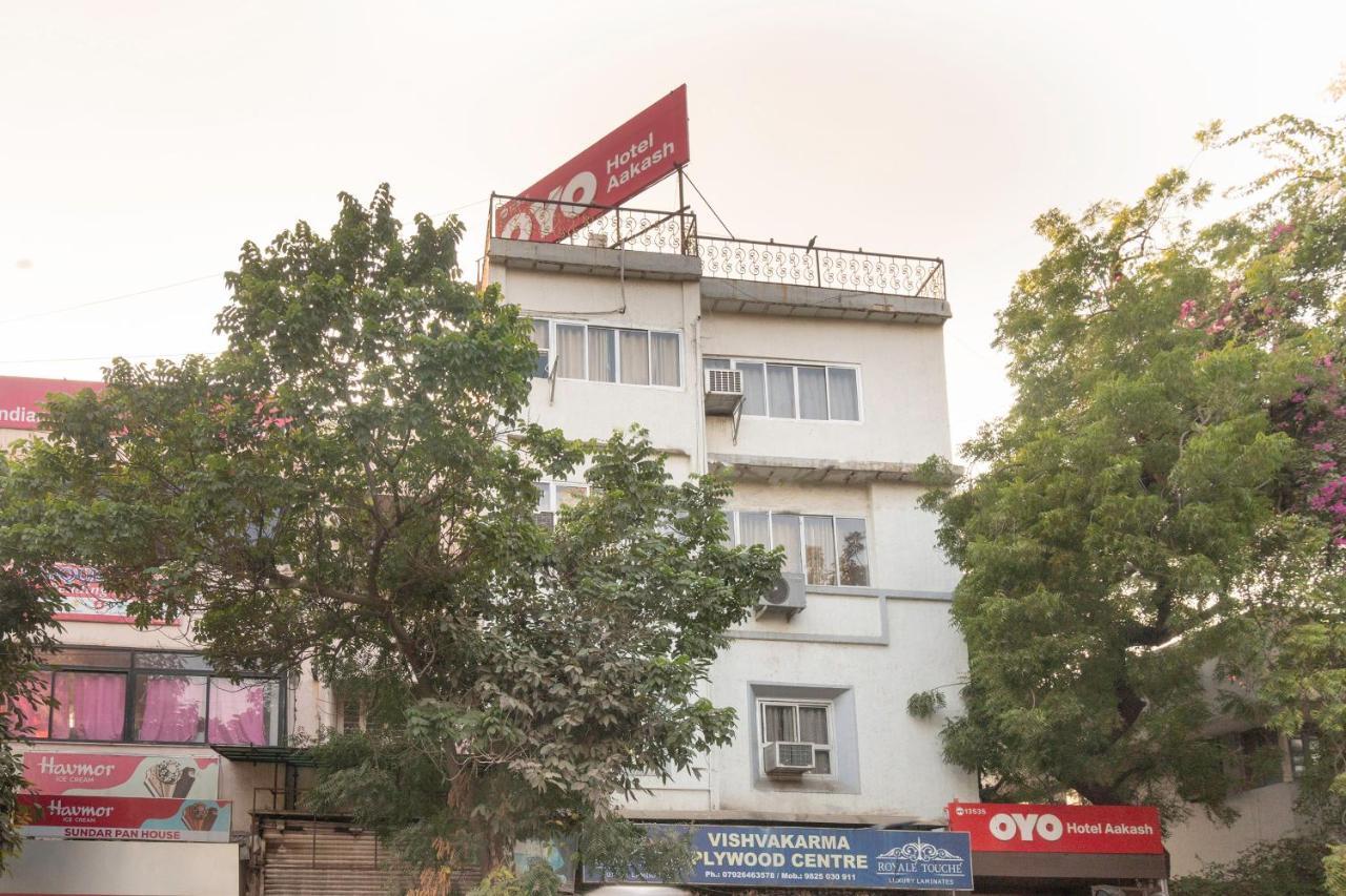 Hotel Oyo 13535 Aakash Ahmedabad Esterno foto