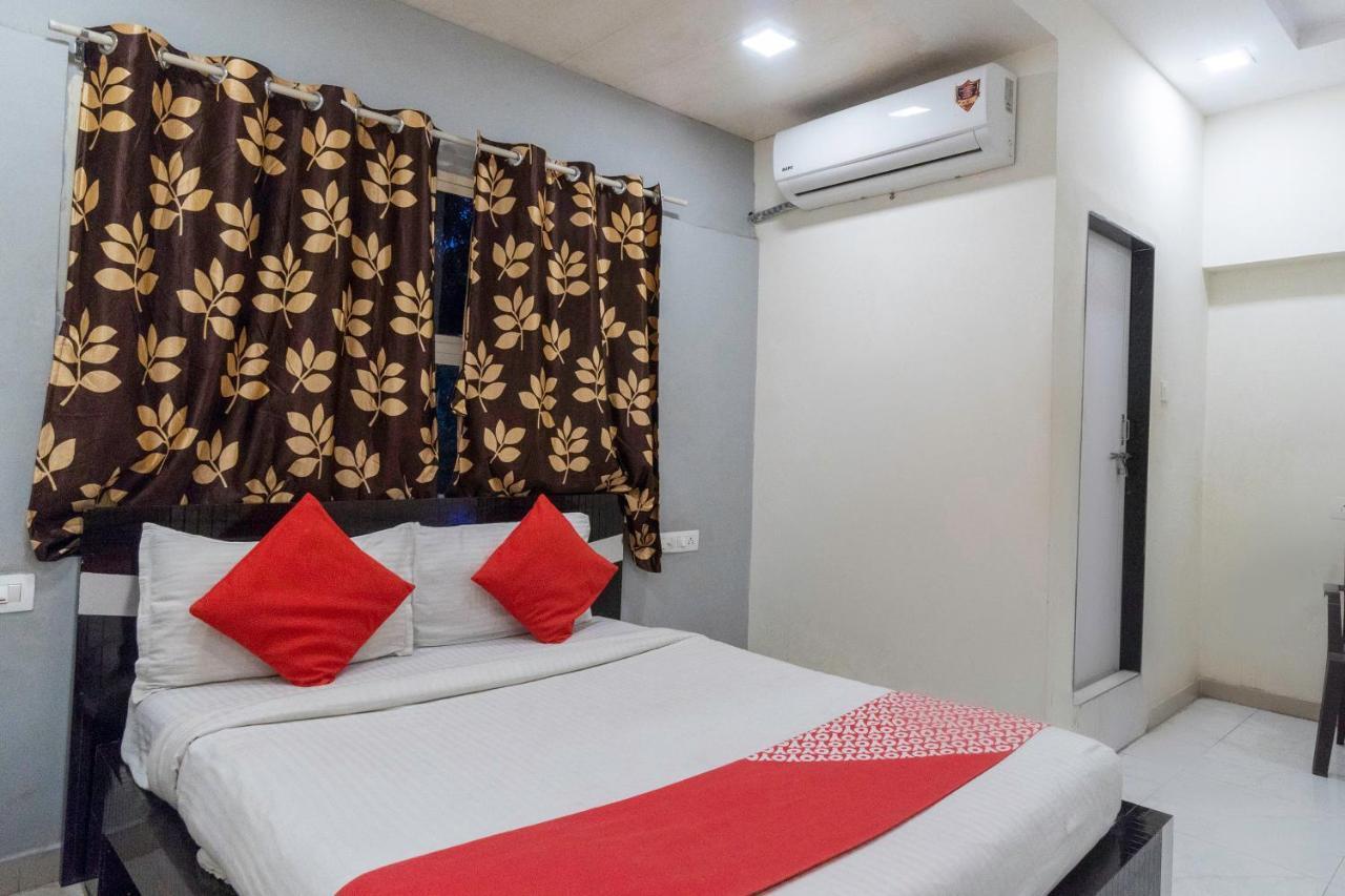 Hotel Oyo 13535 Aakash Ahmedabad Esterno foto