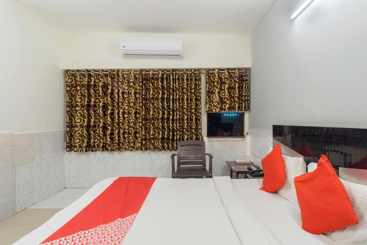 Hotel Oyo 13535 Aakash Ahmedabad Esterno foto