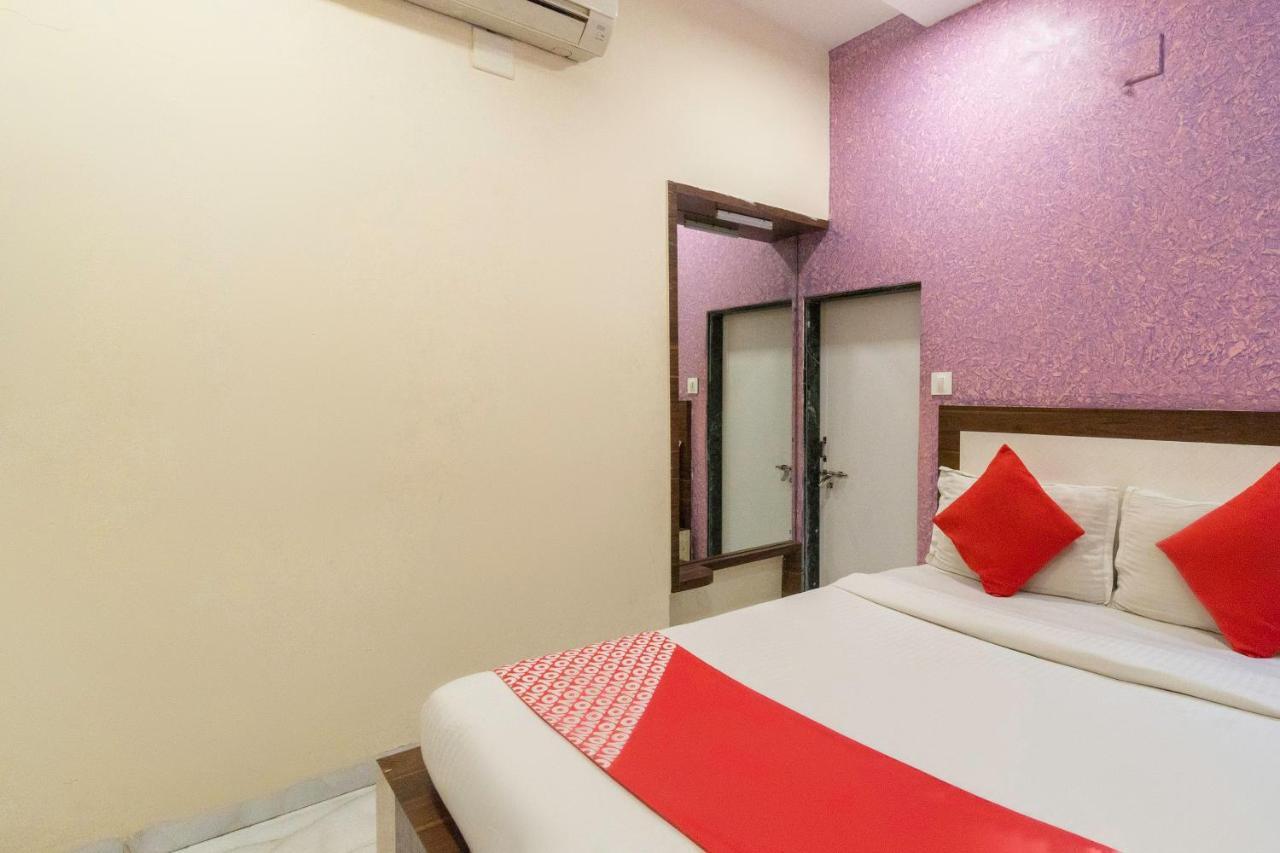 Hotel Oyo 13535 Aakash Ahmedabad Esterno foto