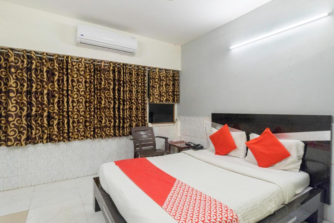 Hotel Oyo 13535 Aakash Ahmedabad Esterno foto