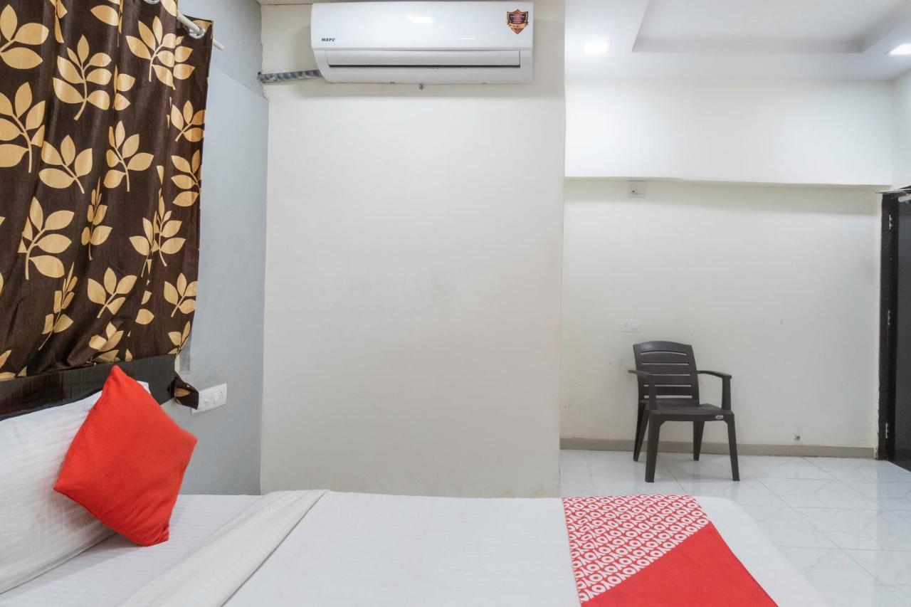 Hotel Oyo 13535 Aakash Ahmedabad Esterno foto