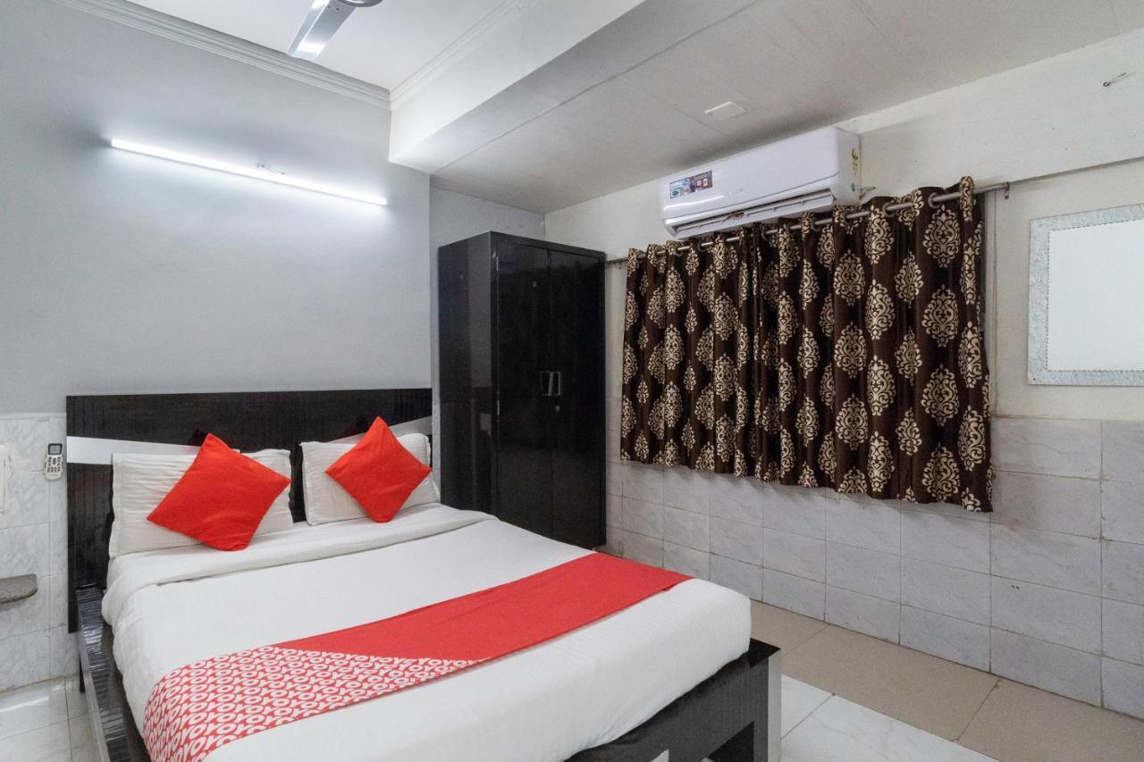 Hotel Oyo 13535 Aakash Ahmedabad Esterno foto